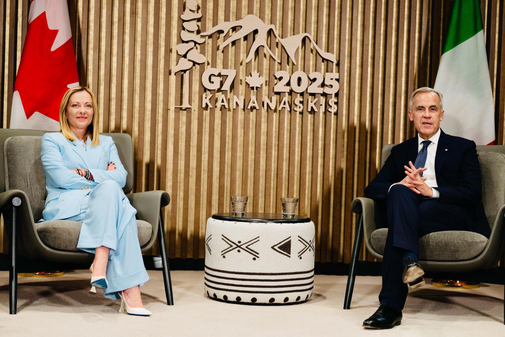 Foto_PMs_Meloni_and_Carney_2