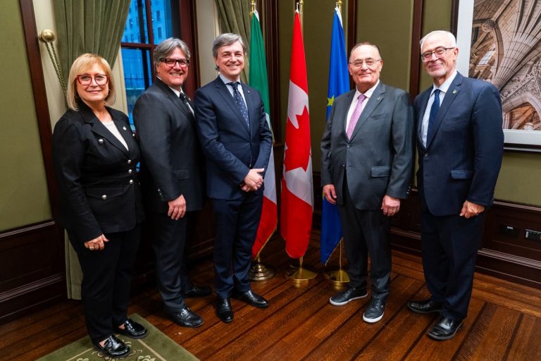 WhatsApp Image 2025-10-23 at 14.21.03 (1)