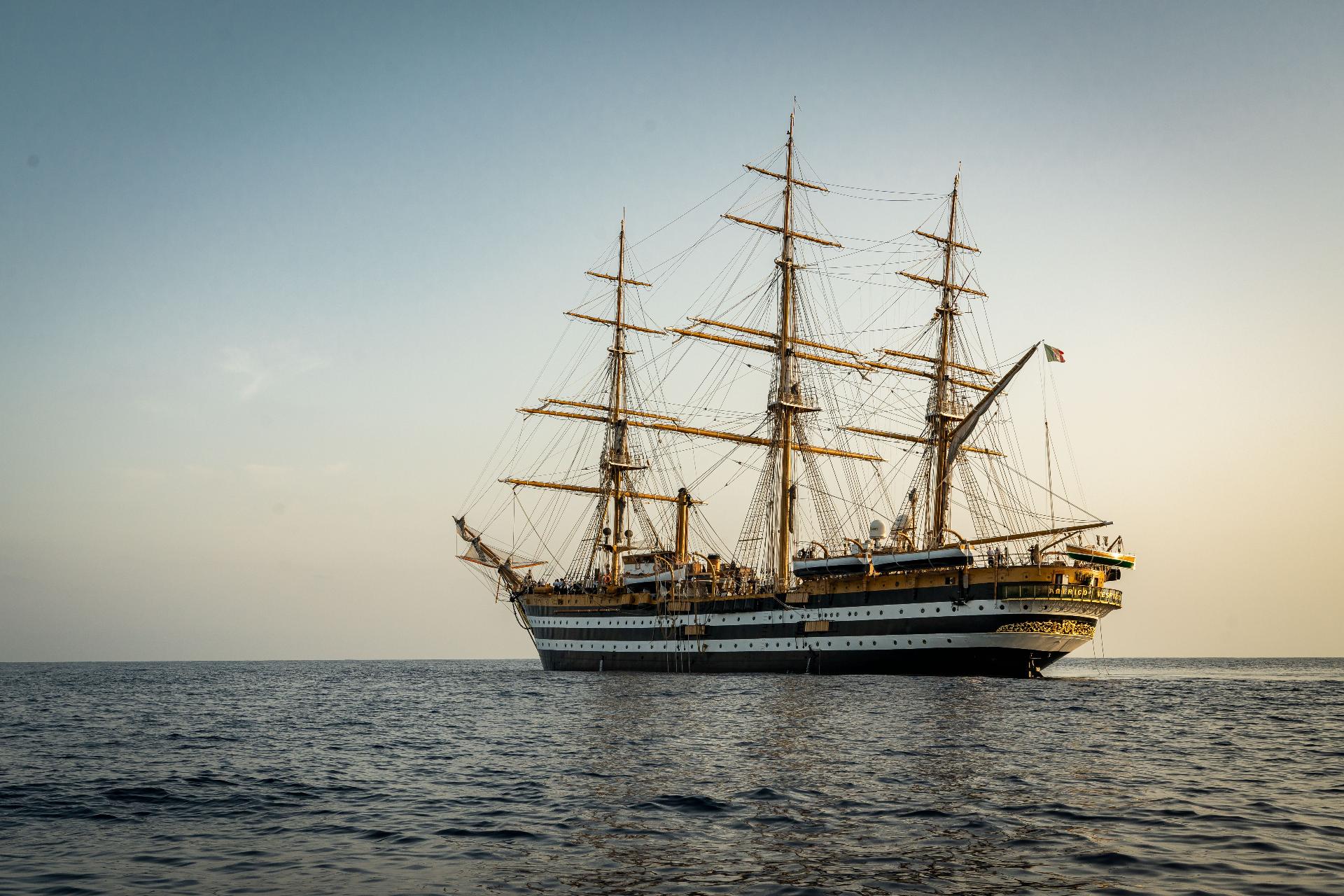 20230709-Nave Vespucci Navigazione Messa a mare motobarca per personale ISS-_LPR1741
